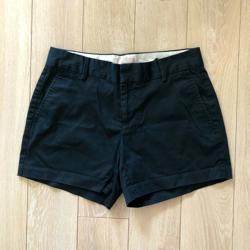 Banana Republic Cotton Shorts in Black Size 2